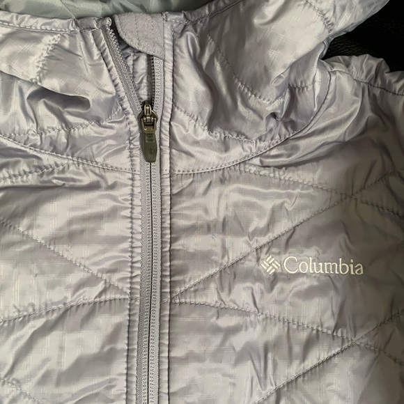 Columbia Women’s Mighty Lite Hooded Jacket, Light Gray Color, Size S - Picture 2 of 8